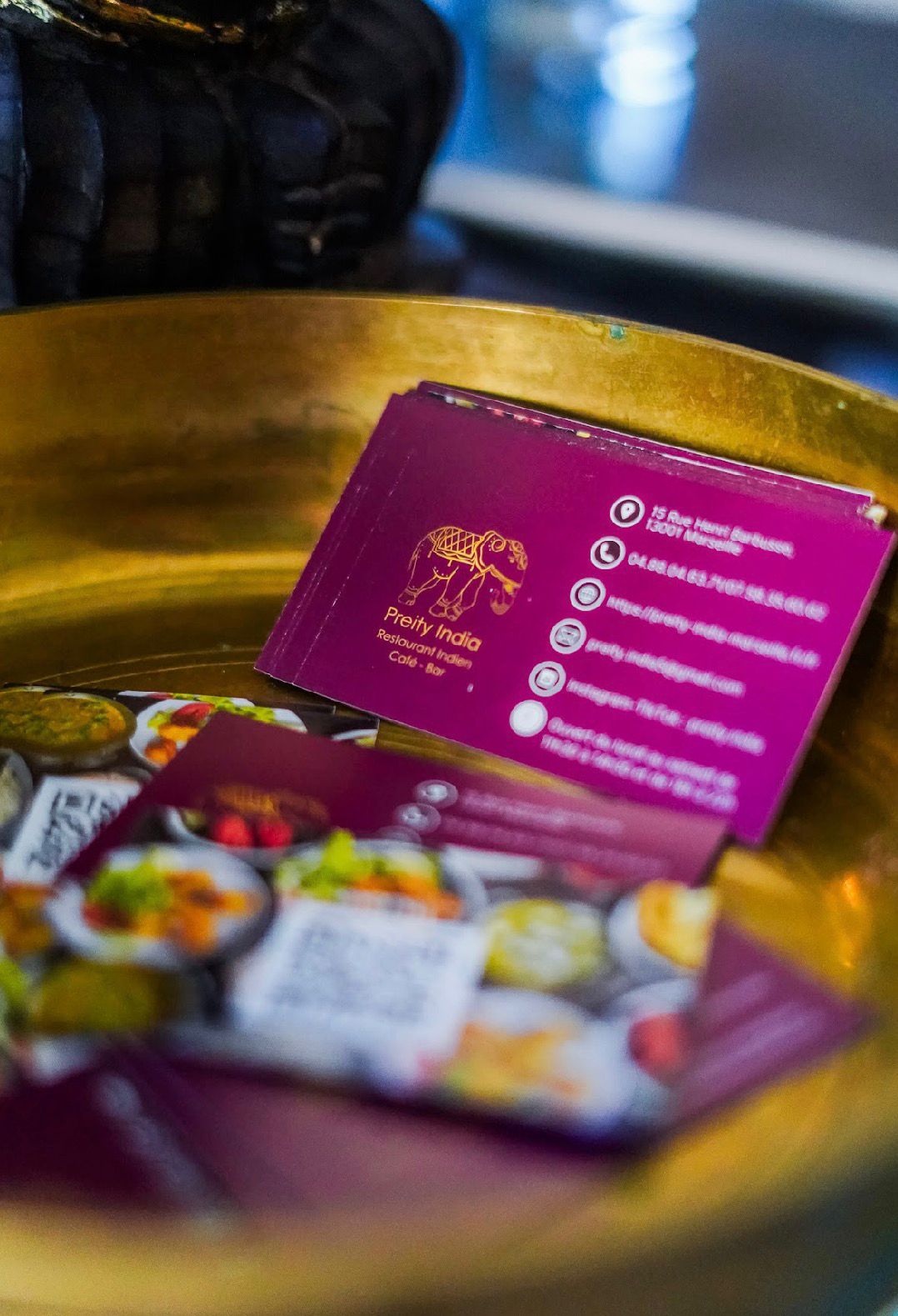Cartes de visite du restaurant indien Preity India à Marseille